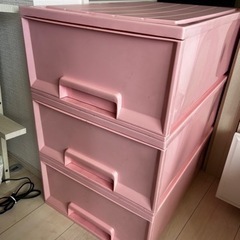 ピンク　カラーボックス3つ