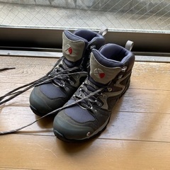 登山靴　23.5cm