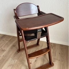 カトージKATOJI 木製折畳式ベビー椅子　テーブルとシートベルト付　