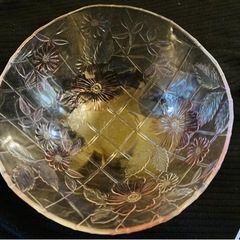 🌺美品❣️ 透き通ったピンク色の花のガラス皿