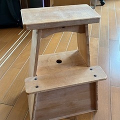 木製の踏み台