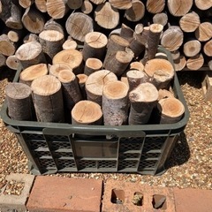 薪　欅　焚き付け材サービスあり　　