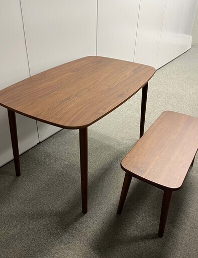 【美品・格安】英国風デザイン　ダイニングテーブル120 × 75 cm／ダイニングベンチ