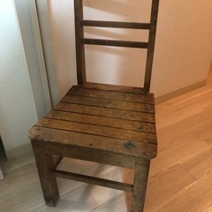 レトロ　昔の学校の椅子