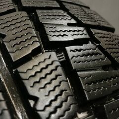 DUNLOP WINTER MAXX WM01 215/55R17 17インチ スタッドレス 4本 バリ溝 ヴェゼル オデッセイ ジューク等　(KTN042)