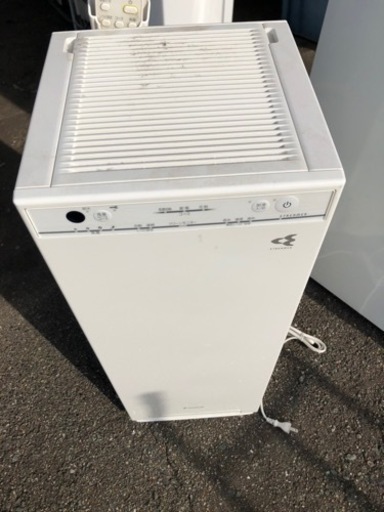 福岡市内配送無料 ダイキン DAIKIN MCK40V-W [加湿ストリーマ空気清浄機 加湿：11畳まで（プレハブ）/7畳まで（木造） 空気清浄：19畳まで ホワイト]