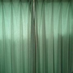 ニトリ　カーテン　約150cm×200cm２枚組　グリーン