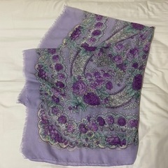 紫のスカーフ