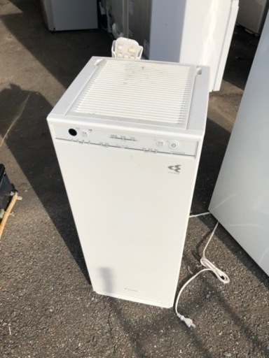 福岡市内配送無料 ダイキン DAIKIN MCK40V-W [加湿ストリーマ空気清浄機 加湿：11畳まで（プレハブ）/7畳まで（木造） 空気清浄：19畳まで ホワイト]