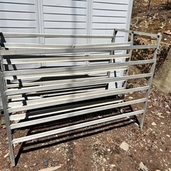 野菜苗を運ぶ台