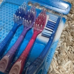 コルゲートの歯ブラシ4本と歯間ブラシ