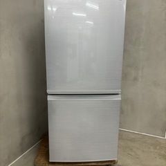 家電 【SHARP】冷凍冷蔵庫 137L 2ドア つけかえどっち...