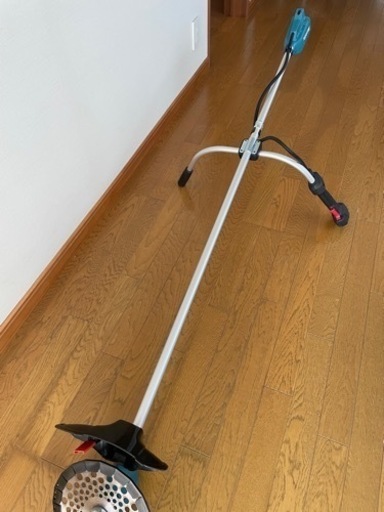 makita 　充電式草刈機