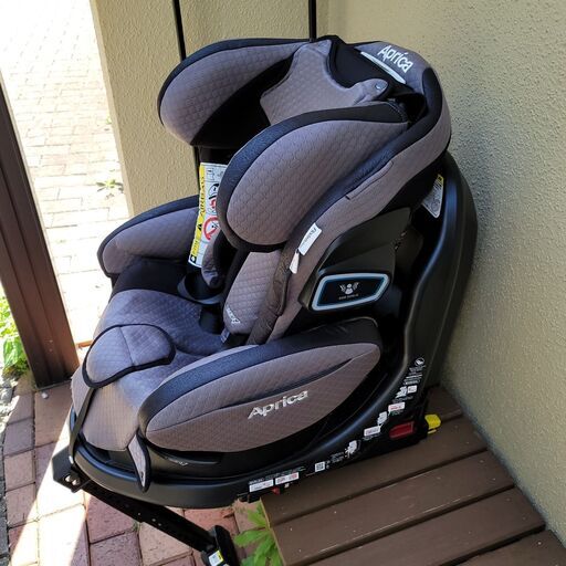 apricate フラディアグロウISOFIX360°セーフティーシリーズ　美品