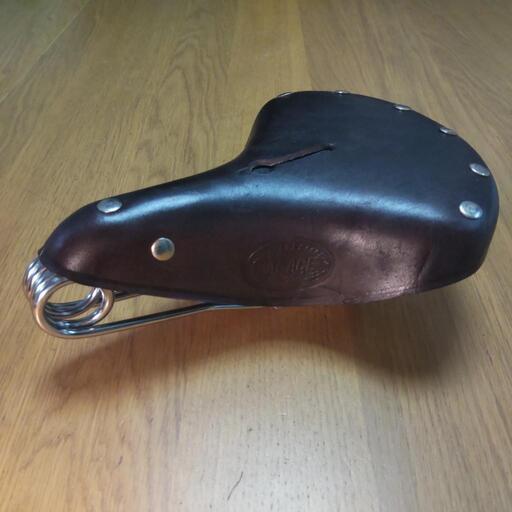 早い物勝ち♪★デッドストック品★ビンテージ サドル★昭和自転車　革サドル　昭和レトロ　実用車　ブルックス