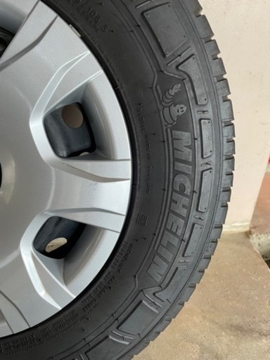 ハイエース195/80R15Cタイヤ・ホイールカバー4本セット