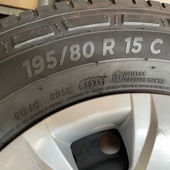 ハイエース195/80R15Cタイヤ・ホイールカバー4本セット