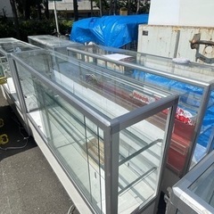 ガラスショーケース　キャスター付き　商品棚