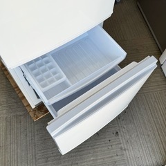 【超美品‼️】シャープ 2020年製 137Lノンフロン冷凍冷蔵庫 ホワイト♪