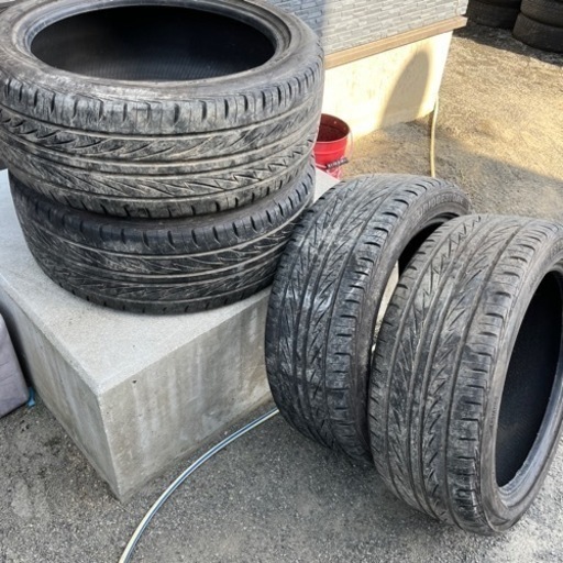 225/45R17サマータイヤバリ溝ブリヂストン