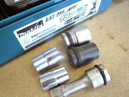 マキタ 18V充電式インパクトレンチ TW285DRGX バッテリー2個 充電器  