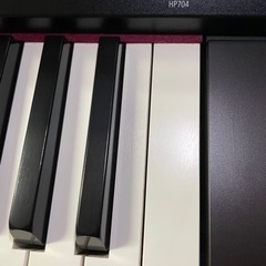 Rolandローランド HP704-DR 2019年製 中古 電子ピアノ 木製鍵盤（ハイブリッド） Roland HPシリーズ
