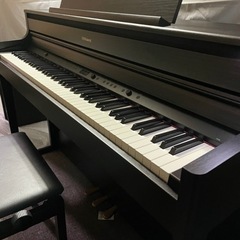 Rolandローランド HP704-DR 2019年製 中古 電子ピアノ 木製鍵盤（ハイブリッド） Roland HPシリーズ
