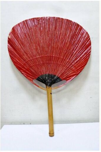 大型うちわ　高さ76x幅56㎝　和風　インテリア　特大うちわ　赤　黒　工芸品　看板　ディスプレイ　祭り イベント 撮影小物