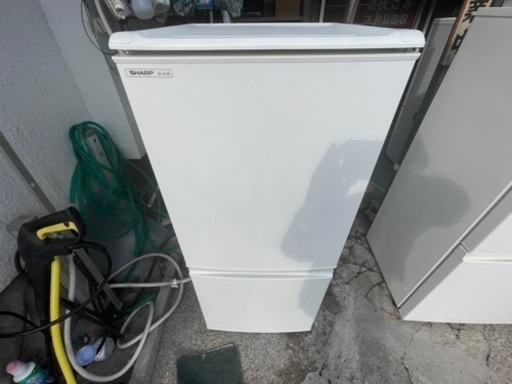 【リサイクルサービス八光】2010年製　シャープ　SJ-14S-W [冷蔵庫（137L・右開き） どっちもヒンジ ホワイト系