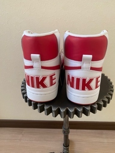 NIKE、スニーカー