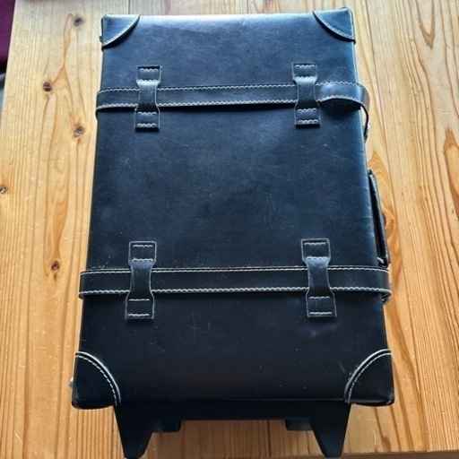 コンパクトでカワイイ、トランクケース タテ45cm×ヨコ30cm×幅16cmほど