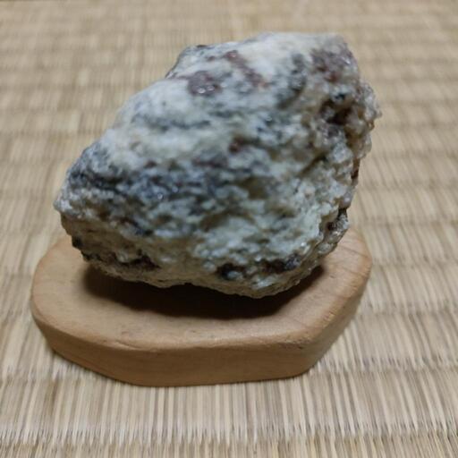 【希少】南極の石（小）手作りの台座付き