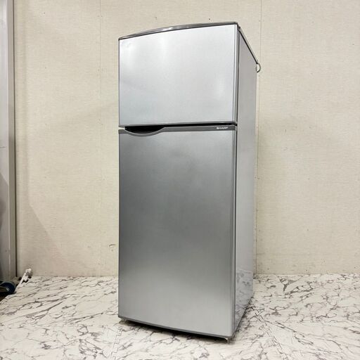 17555  SHARP 一人暮らし2D冷蔵庫  118L ◆大阪市内・東大阪市他 5,000円以上ご購入で無料配達いたします！◆ ※京都・高槻・枚方方面◆神戸・西宮・尼崎方面◆生駒方面、大阪南部方面　それぞれ条件付き無料配送あり！