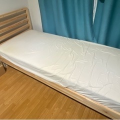 IKEAのシングルベッドとマットレス