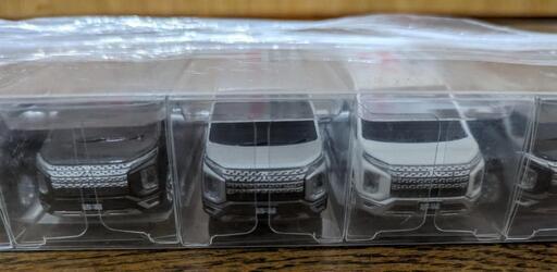 非売限定品　デリカD:5　ミニカー
