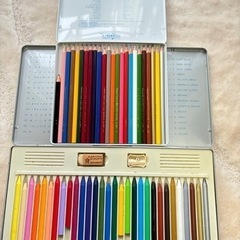 色鉛筆24色クーピー30色の2点セットセット