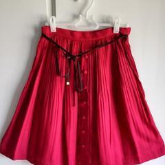 【新品】濃いめの赤のフレアースカート
