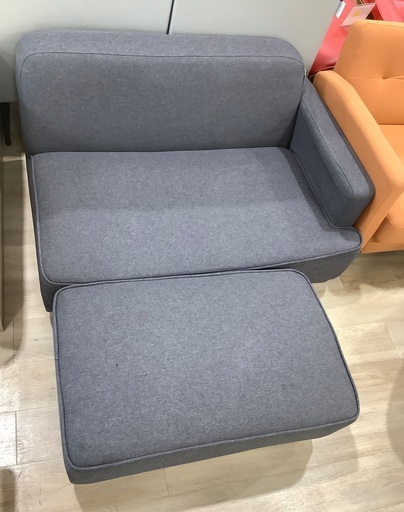 片肘ソファー　オットマン付　ロータイプ　ファブリック　グレー　入荷致しました！