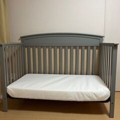 ベビーベッド/ Baby Crib 4 in 1