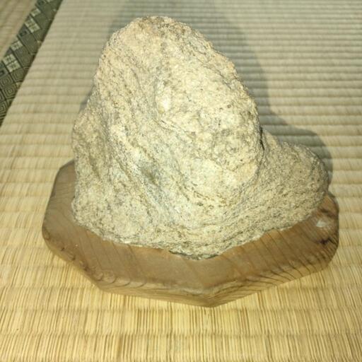 【希少】南極の石（中）手作りの台座付き