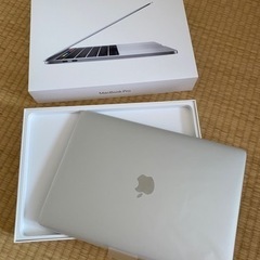 ほぼ新品、Apple MacBook Pro Retina MU...