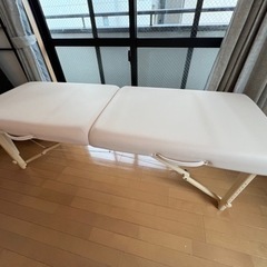 美品【フォンタナ】リビエラ25（幅63㎝）折りたたみ施術ベッド