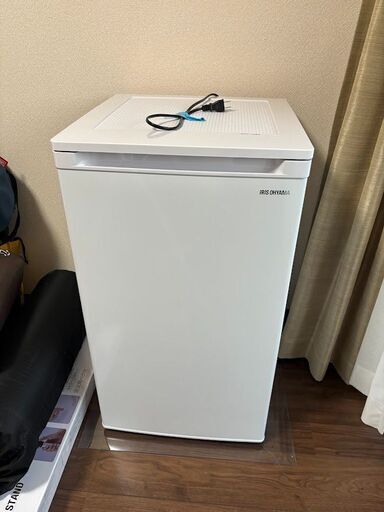 自宅まで取りに来てくれる人限定、冷凍庫（60L）