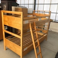 ニトリ 木製2段ベッド 上下ともコンセントついてます^ ^