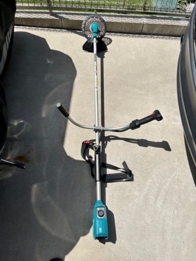 makita 草刈機　MUR182UD