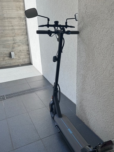 電動キックスケーター　Segway J-Max
