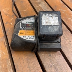 HITACHI 充電器　バッテリー　セット