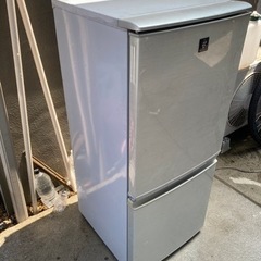 シャープ冷凍冷蔵庫137L