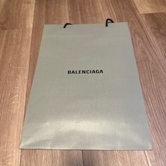 バレンシアガ　紙袋　