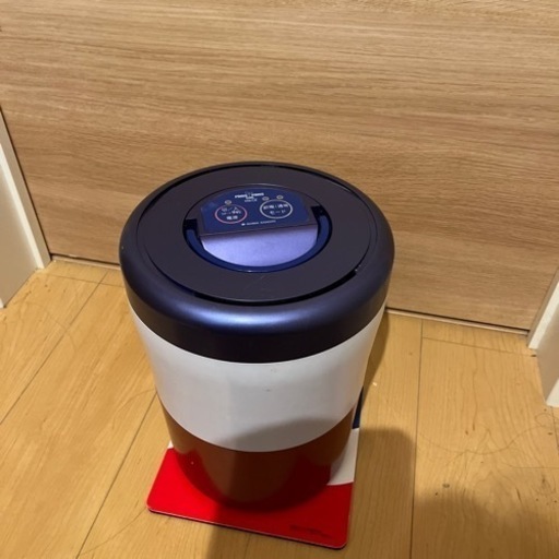 家庭用生ごみ減量乾燥機「パリパリキューブライトアルファ・トリコロール」